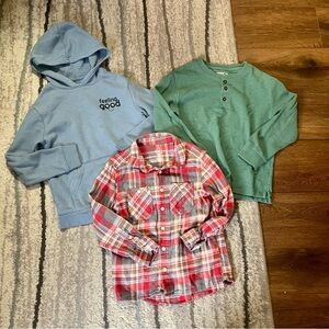 Boys size 6/7 sweaters